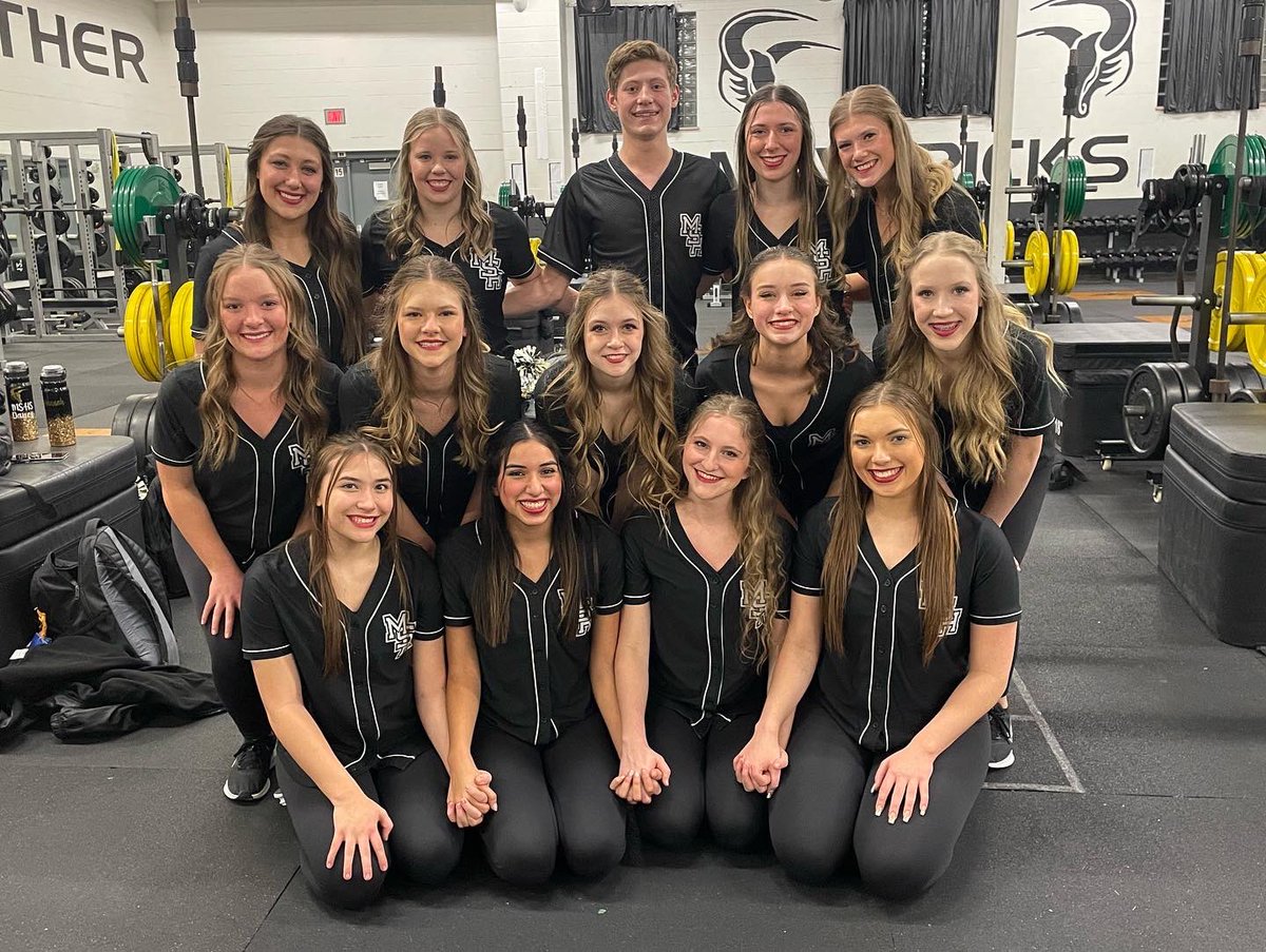 Such a fun winter homecoming last week 🤍