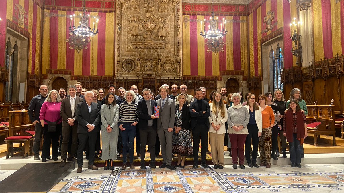pembarcelona's tweet photo. Felicitats a #Barcelona per haver estat escollida com a Capital europea de la democràcia 2023-2024 per projectes com:
✅@decidim_org
✅Superilles
✅Pressupostos participatius
✅@CanodromBCN
✅#ForumJove

🔎Caldrà pensar com reforcem la democràcia a la regió metropolitana de Bcn https://t.co/g99BlAU4WL