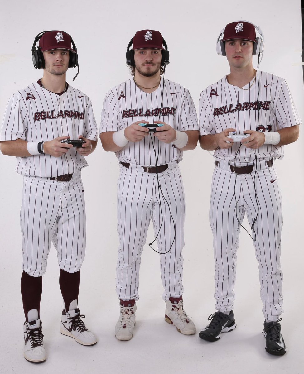 Great look at media day for <a href="/BUKnightsBSB/">Bellarmine Baseball</a> from <a href="/byerly_dylan11/">Dylan Byerly</a> also from the eyes alone I have no reason to believe Dylan (dude on the left) doesn’t have a 20 k/d on COD