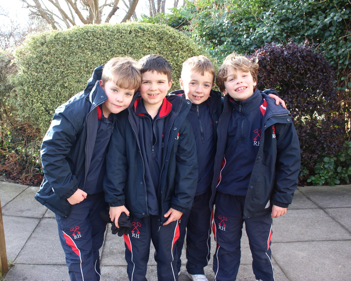 RussellHouseSch's tweet photo. 🧥☀️❄️ Spotted out and about, sporting our new Russell House coats and enjoying the sunshine while it lasts. #OutWithTheOld #BeatTheCold #WinterWeather @RHHeadmaster https://t.co/HRyrHg1GDk
