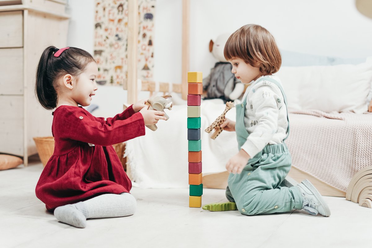 NatlPAT's tweet photo. Help your child understand their limits and consequences that reinforce good behaviors. If they do something that makes them unsafe, try saying something to correct them warmly and then redirect them to something else. #Parenting #HomeVisiting https://t.co/tbvbBWZKYX