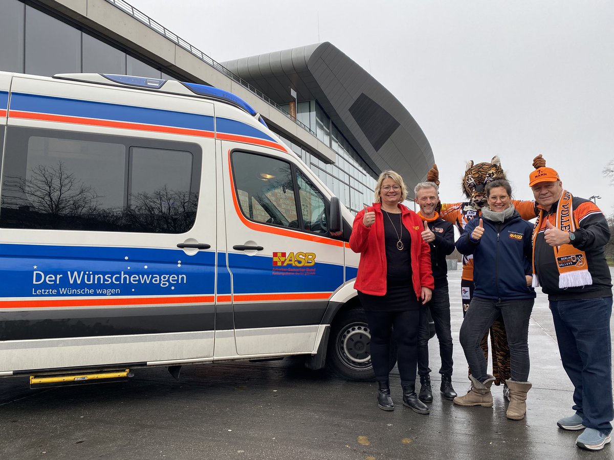 BR Volleys (@brvolleys) on Twitter photo Heute bei uns zu Gast in der Max-Schmeling-Halle: Der ASB Wünschewagen und seine freiwilligen Helfer 🙌🏻 #BRVolleys #7Mann <a href="/ASBinBerlin/">ASBinBerlin</a> Heute bei uns zu Gast in der Max-Schmeling-Halle: Der ASB Wünschewagen und seine freiwilligen Helfer 🙌🏻 #BRVolleys #7Mann <a href="/ASBinBerlin/">ASBinBerlin</a>
