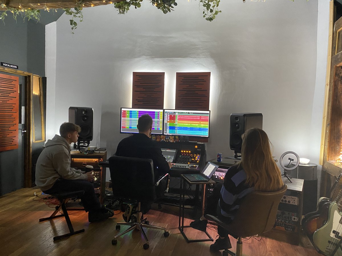 Year 13 Music Technology students Peter W and Lily W took a fascinating trip to <a href="/hp_music_uk/">HP Music</a> today to learn more about the mixing and mastering process in these state-of-the-art music &amp; production studios. 
Thanks, HP, for a memorable session!
#musictech #musicproduction #beats