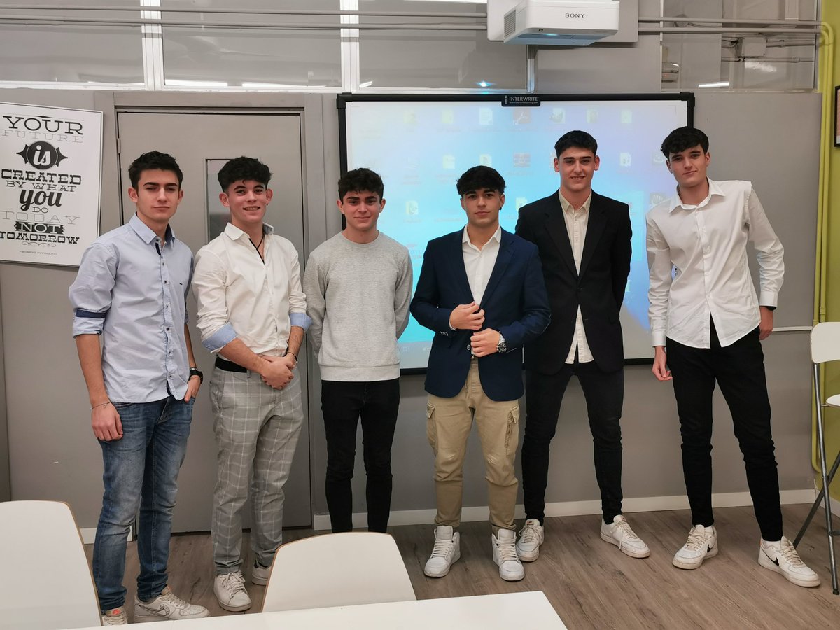solansf's tweet photo. Aquest curs han estat 6 els alumnes que han fet el TdR amb nosaltres. Una aventura que es va fragmentar en 4 treballs que han anat lligats els uns als altres. Domotica, Arduino, disseny 3D, eficiència energètica, PHP, html, ... @alexcardilj @Uriii14_ @marc65699675 https://t.co/rGMN4kHb6c