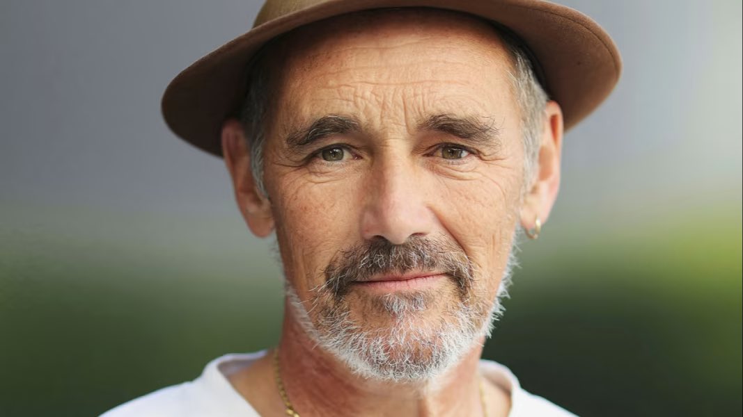 Happy birthday to the great Mark Rylance, who I d love to be a surprise Oscar nominee next week for Bones and All 