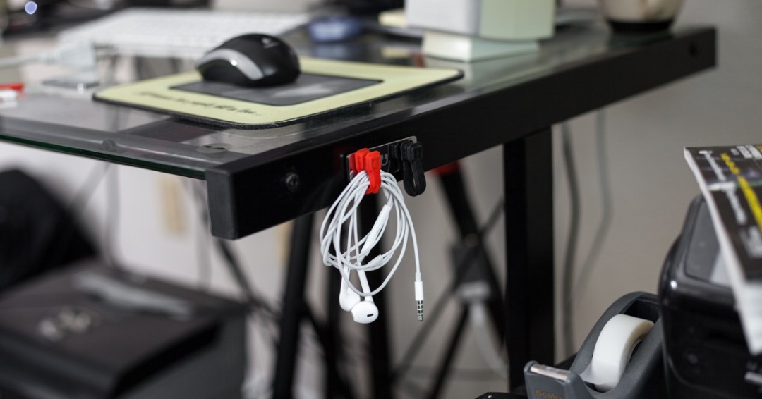 CloopBand's tweet image. 💡 Gone are the days of searching for cables thanks to the Cloop Chromed Base. These bad boys keep my cords within reach at all times. 🙌🏼 #cablemanagement #cloop