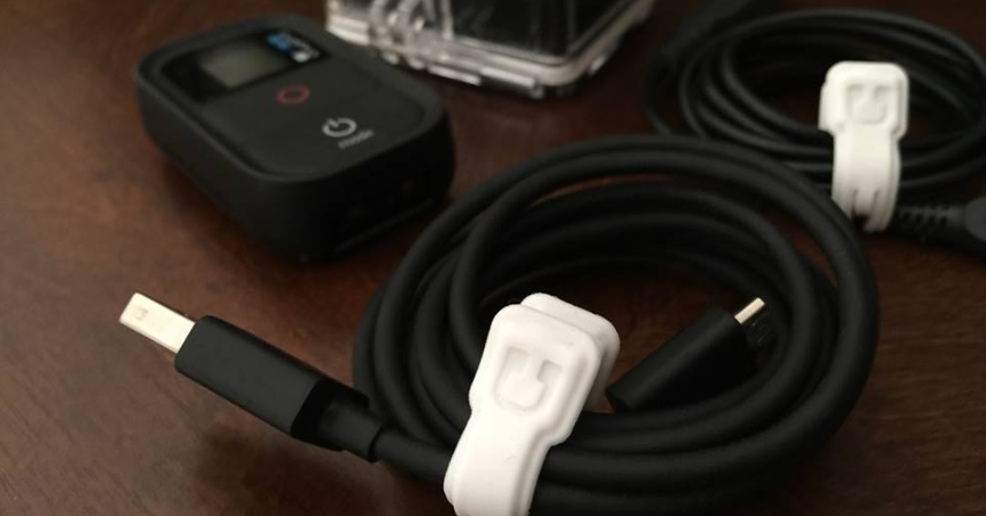 CloopBand's tweet image. 💡 Gone are the days of searching for cables thanks to the Cloop Chromed Base. These bad boys keep my cords within reach at all times. 🙌🏼 #cablemanagement #cloop