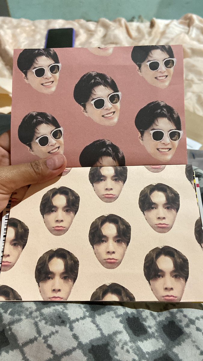 johnpoems's tweet photo. gostaria de dizer que eu AMEI o jeito que veio embalado, muito obrigado por me vender os johnny, me ajudou muito na minha coleção 🥺 apesar de eu ter demorado um pouco por causa do trabalho ti segurou eles pra mim e agora meus bebês estão em casa, chegaram perfeitos!!! @slytriz https://t.co/lz5GqnftTS