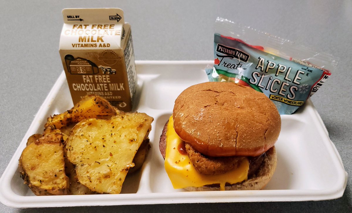 Copiague Public Schools enjoyed a BBQ rodeo burger with roasted potatoes for their #NYThursday Meal last week! 🍔🥔🍎 #NYFarmtoSchool #FarmtoSchool #SchoolMeals