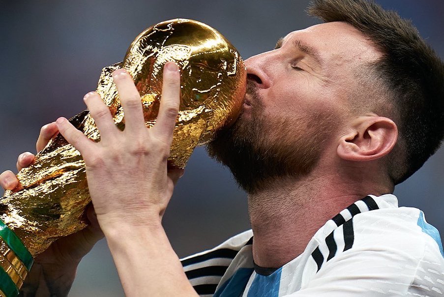 MR11ok's tweet image. Hace 1 Mes bordamos una estrella mas, hace 1 Mes éramos CAMPEONES DEL MUNDO 🏆🥇 ⭐️⭐️⭐️
@Argentina @FIFAWorldCup @fifaworldcup_es 
#Qatar2022 #inolvidable