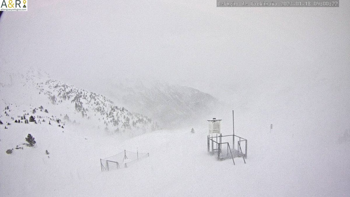 eltiempo_atv's tweet photo. Más de 1 m de #nieve (105 cm) hemos acumulado desde el domingo en el refugio de #Bachimaña, #Panticosa.
Hoy con ventisca fuerte. https://t.co/oCNyCYWj2S