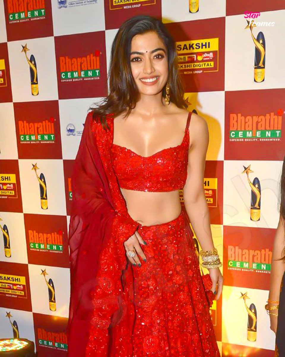 Gorgeous Rashmika Mandanna in Red Lehenga Pic

#RashmikaMandanna #Rashmika #Rashmikahot #rashmikamandana #RashmikaMandhanna #RashmikaMandannahot #ActressTrendMemes