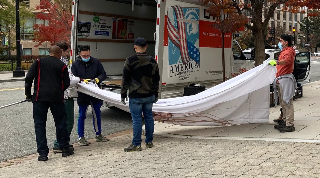 The Curtain Project is an extension of The Spoon Movement, a landmark activist art project founded by gallerist Fernando Luis Alvarez after dropping an 800-pound spoon at the headquarters of Purdue Pharma on June 22, 2018

the-curtains.com/what

#Sackler #family #Project #legal