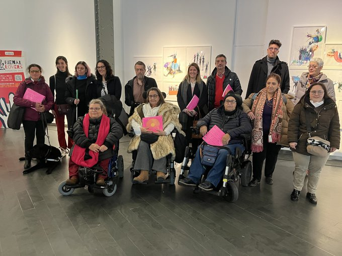 CERMI_Madrid's tweet photo. Visita guiada a la Bienal de Arte Contemporáneo de 
@Fundacion_ONCE con @Cermi_Estatal.
 
@flm_medular @CNSEinfo @CERMI_Madrid @cdpd_es @Plenainclusion @MerceLuz1

vía @alonso_calzada  #BienalarteFONCE #Discapacidad https://t.co/nQyUtejoyl