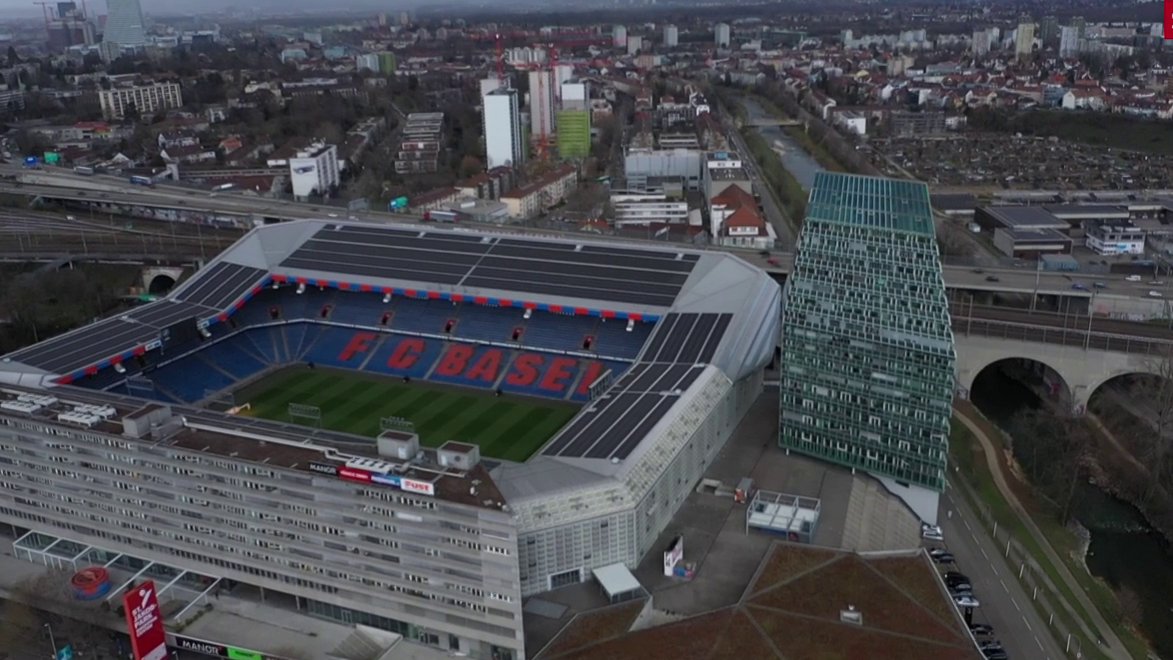 SweeperPod's tweet image. 𝗔 𝗦𝘄𝗶𝘀𝘀 𝗣𝗵𝗲𝗻𝗼𝗺𝗲𝗻𝗼𝗻 🇨🇭

Four of the 10 clubs in Switzerland's Super League have stadiums built on top of or alongside shopping centres! 🏟️🛒

↖️ Kybunpark, St. Gallen
↗️ St. Jakob Park, Basel
↙️ Wankdorf, Young Boys
↘️ Stade de Genève, Servette