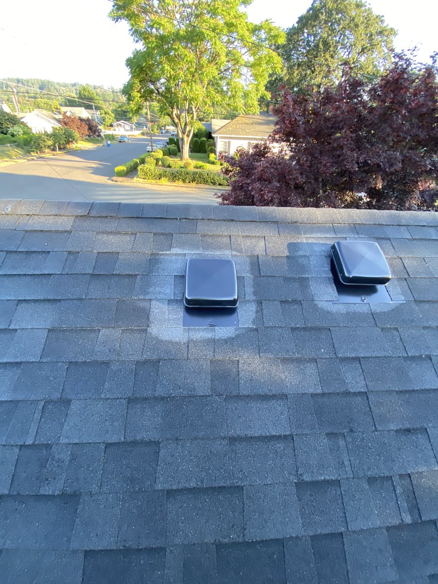 IbexRoof's tweet photo. We sealed the gaps between fascia and saved our roof from needing a replacement. Now, our lovely customer can enjoy peace of mind due to the team's sealing solutions, better ventilation, and new gutters. #SealedTheDeal #Fascia #Roofing #VentedWell #PeaceOfMind #Gutters https://t.co/GAP4eCqfvK