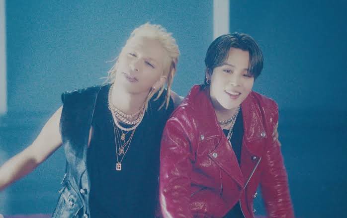 Oye897's tweet photo. #Vibe de #TAEYANG ft. #Jimin sonando en Oye 89.7 Fm con @OyeSergioMejia 🫰🏻🔥 
Sigue pidiendo tu música favorita en el enlace 📲 https://t.co/ImnF2OiYai

#BTS #ARMY #JIMINxDIOR #JiminXTaeyang #JiminIsComing #JiminxWKorea #JiminParisFashionWeek https://t.co/ktMrl24wMW