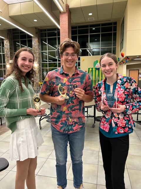 Our debate team had 3 competitors at the Highlander Invitational over the weekend. Eleanor Weitz (right) took first in Dramatic Interpretation. Beau Tampien (middle) and Ellie Henshaw (left) partnered to take first place in Public Forum debate. Way to go!!
