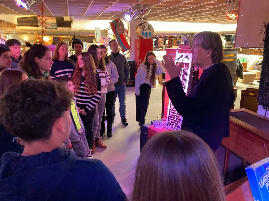 IBinissalem's tweet photo. Dimarts, els alumnes de l’Erasmus+ han fet activitats per conèixer-se millor entre ells, també han cantat cançons típiques austríaques i han visitat l’institut que els acull.

#IESBinissalem #erasmusplus #erasmusIESB #Klagenfurt #Àustria #intercanvi #alumnes #música @sepiegob https://t.co/10xGC8upaH