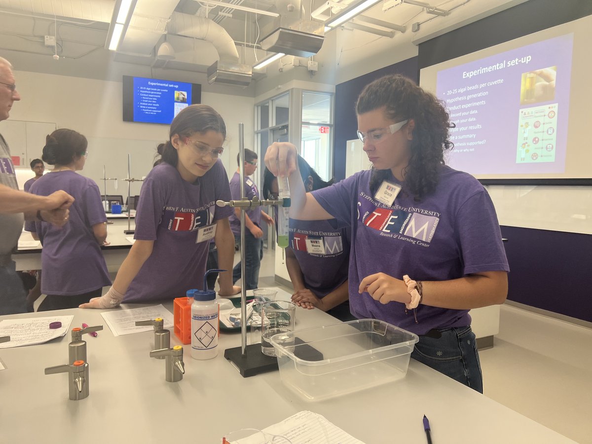 SFASTEMcenter's tweet photo. STEM Academy - Biology
In this lab, students developed their own experiment to create algae beads. This allowed them to investigate photosynthesis.
#STEMAcademy #SFASU #ColeSTEMBuilding #NISD #Biology #Photosynthesis #Algaebeads https://t.co/6JYdXF21G9