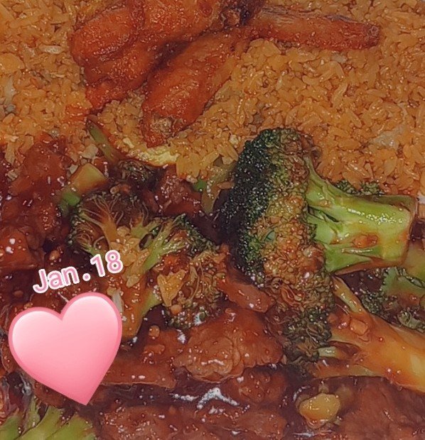 LindseysDivine's tweet photo. #numnums beef n broccoli, chicken fried rice and fried chicken...I really wanted Japanese but settled for Chinese... 🍴 https://t.co/oQIurdfy8V