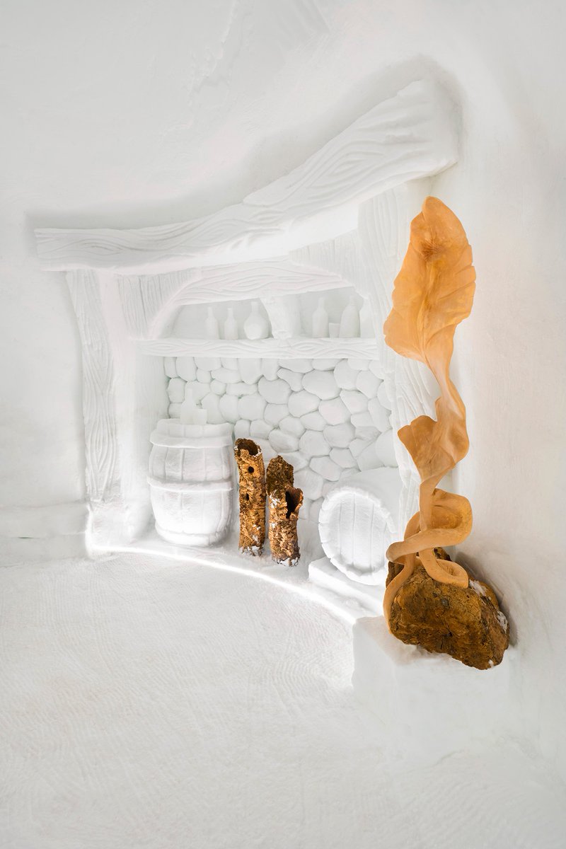 OI_Magazine's tweet photo. Rendi magica la vacanza sulle #Alpi... 
prenota la tua #SnowDreamExperience!
Quest'anno dormire "sotto zero" nel famoso chalet di #Livigno sarà ancora più suggestivo con le grandi sculture di ghiaccio dedicate al #vino @Lungolivigno 
👉 Scopri di più https://t.co/S9xFOjB94t https://t.co/gw7ODr236r