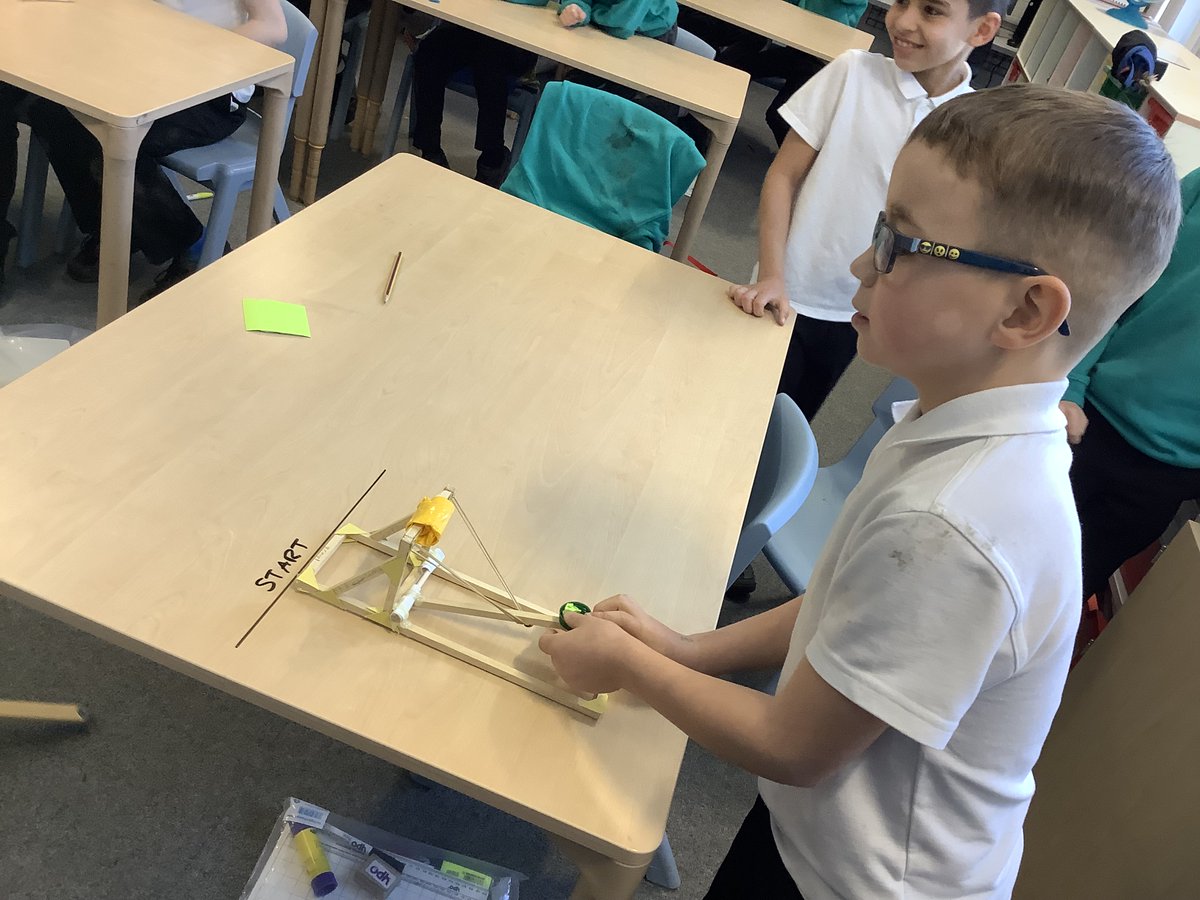 LuckLanepri's tweet photo. Well done 4AC - working together to make a Roman catapult. 

#teamwork #STEM #designtechnology https://t.co/mlGS9ZY91L