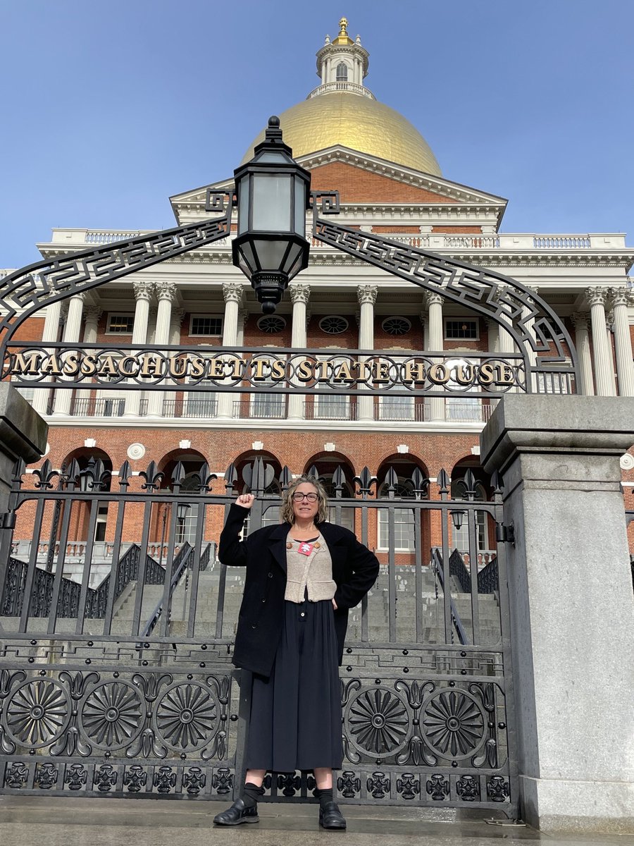 J. Albert Mann (@jalbertmann) on Twitter photo In SOLIDARITY with <a href="/hcpunion/">HarperCollins Union</a> from the steps of the Massachusetts State Capitol building from the Massachusetts Book Awards! #harperunion #harpercollinsunion #HCU #NYC #union #publishingunion #local2110 #uaw #solidarity #unionstrong #1u In SOLIDARITY with <a href="/hcpunion/">HarperCollins Union</a> from the steps of the Massachusetts State Capitol building from the Massachusetts Book Awards! #harperunion #harpercollinsunion #HCU #NYC #union #publishingunion #local2110 #uaw #solidarity #unionstrong #1u