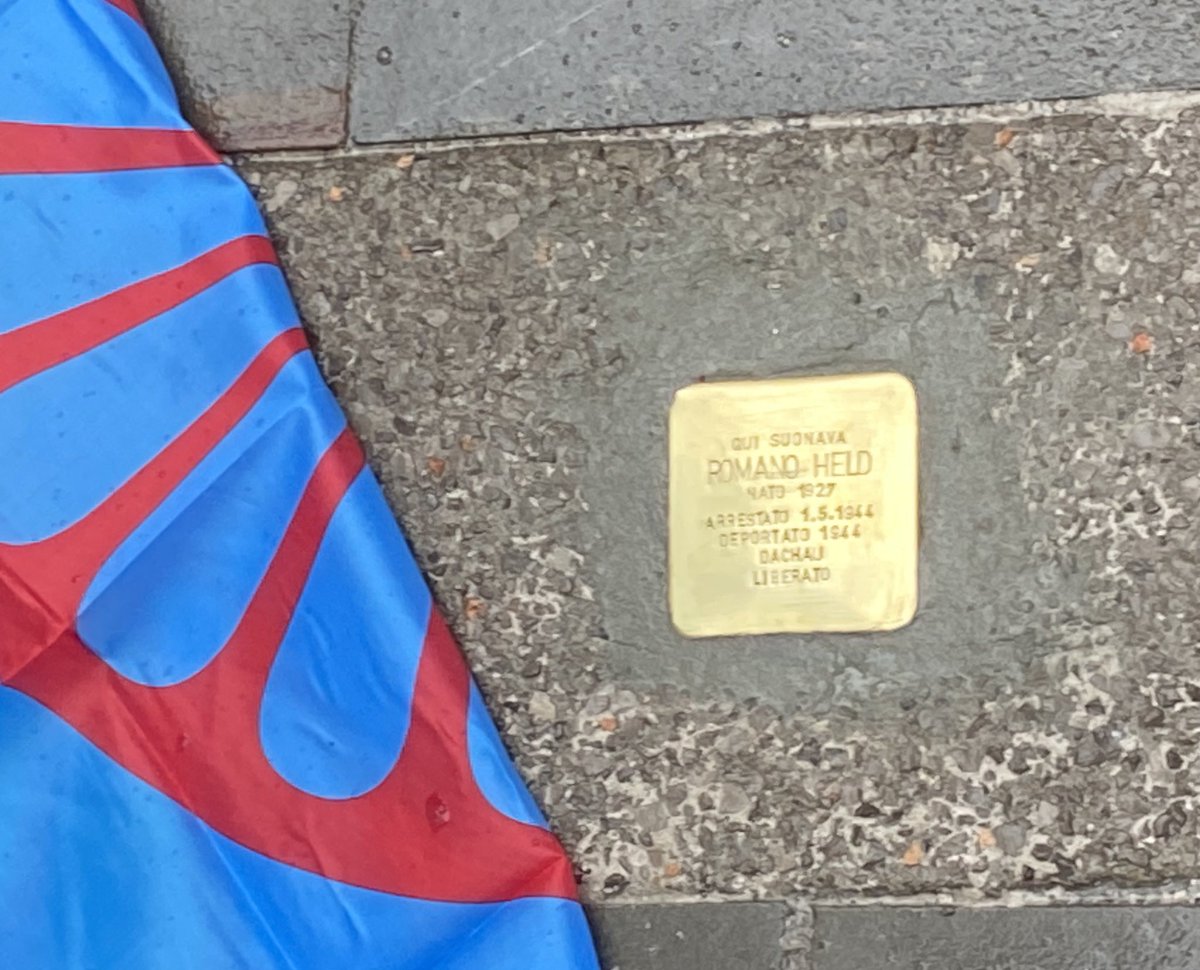 PastaStefano's tweet photo. #18gennaio a #Trieste con il Rabbino,l’artista Denmig,i giovani ebrei e giovani rom,parenti di #RomanoHeld e membri comunità #rom e #sinti, abbiamo posto la prima pietra di inciampo in Italia per un rom e sinto.Una giornata molto importante per la memoria https://t.co/nMgfwCv6KQ https://t.co/O1RuRvxT1Z