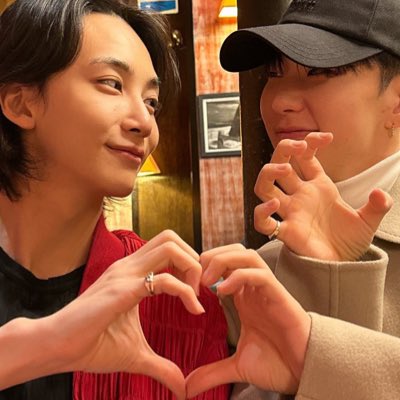 kwonhshi's tweet photo. #NewProfilePic #JustGotEngaged https://t.co/BGG8HrugYa