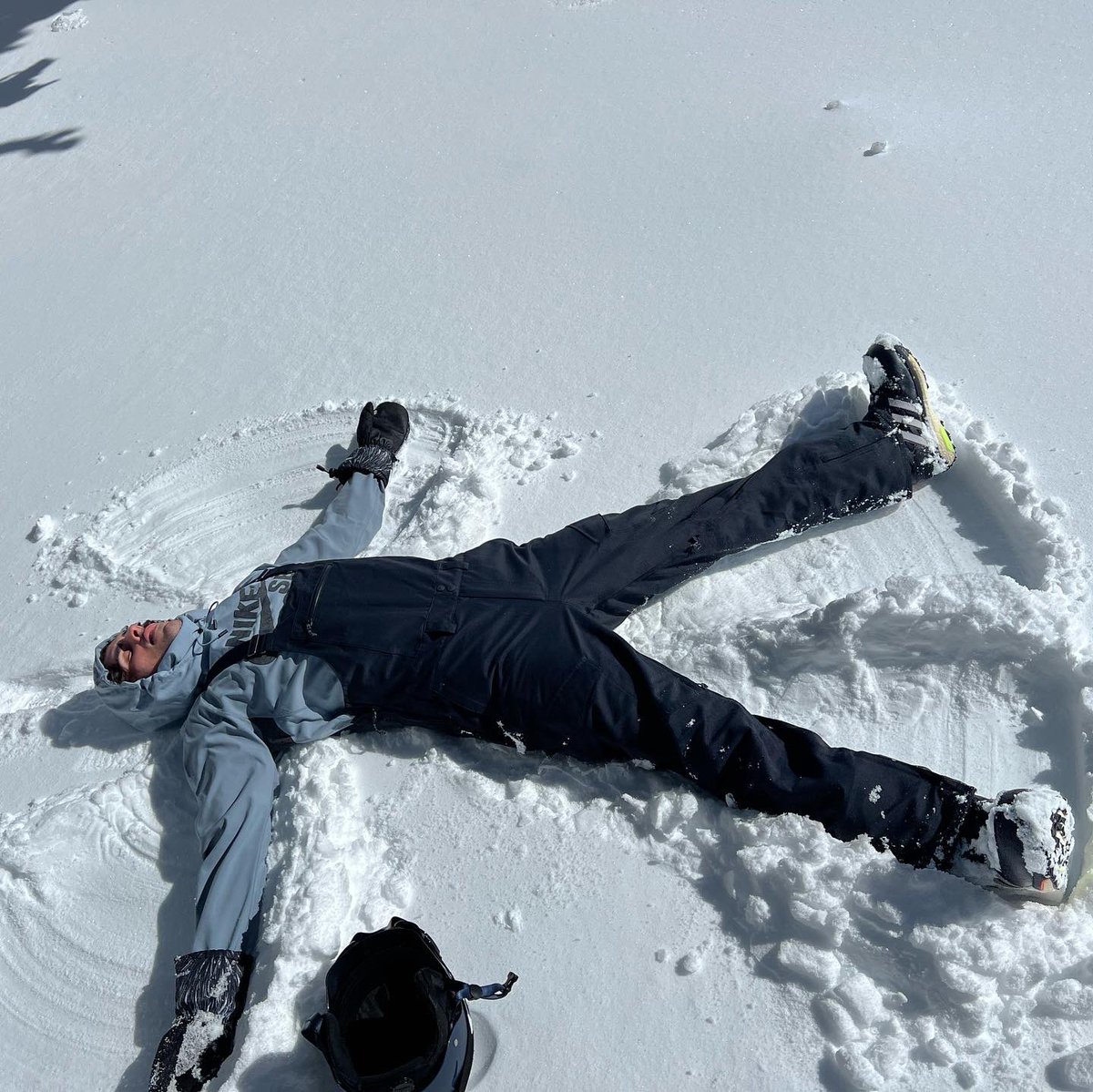 JackAndJack's tweet photo. Who’s tryna shred??? ❄️❄️ https://t.co/NzMT5wu7EK