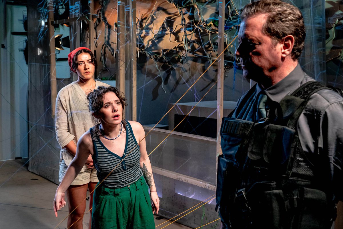 bergersmicer's tweet photo. The ties that liberate… In the Net (2023), @JSTheatre
Striking visuals & performances illustrate Misha Levkov’s first play, #JSTInTheNet set in a near future where we can only feel our way forward. ⭐️⭐️⭐️⭐️
Runs until 2nd Feb, a philosophical triumph!
https://t.co/YEXVeKCf3s https://t.co/Y8xYQzv4FQ