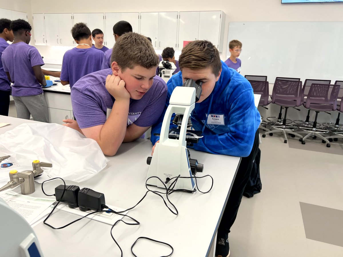 SFASTEMcenter's tweet photo. STEM Academy - Biology
In this lab students observed cell division by mitosis using garlic root tips!
#STEMAcademy #SFASU #ColeSTEMBuilding #NISD #Biology #DNA #Mitosis https://t.co/4tMsdT13jZ