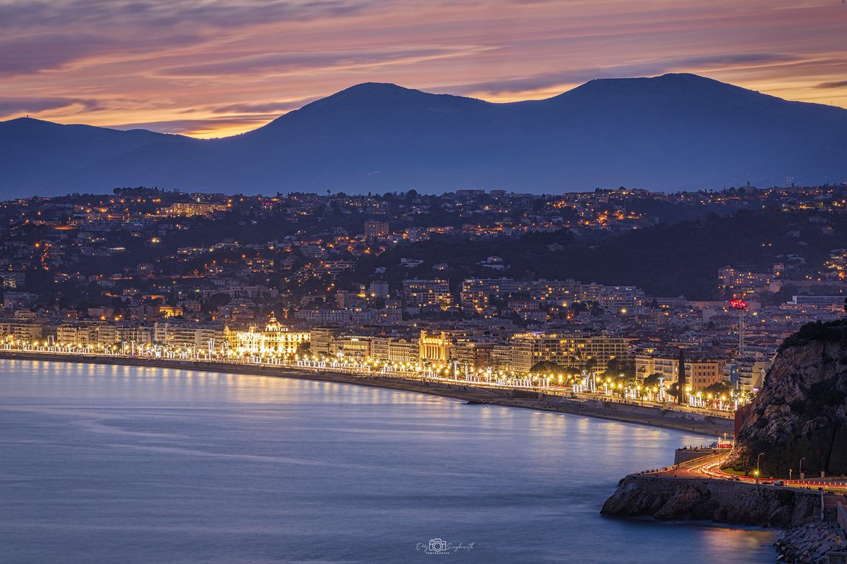 EddySingharath's tweet photo. " Le véritable voyage de découverte ne consiste pas à chercher de nouveaux paysages, mais à avoir de nouveaux yeux. "
- Marcel PROUST -
#CotedAzurFrance #ILoveNice #ExploreNiceCotedAzur #DirectMétéo #FrenchRiviera #Photography #Landscapes #NissaLaBella #VilleDeNice #Sunset https://t.co/sW82yZl08A