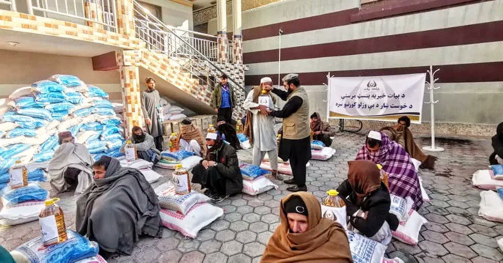 bayatfoundation's tweet photo. As part of our annual Winter Aid Drive, Bayat Foundation distributed flour, rice, and oil to 170 families in Khost Province. https://t.co/FuIFldc93r
