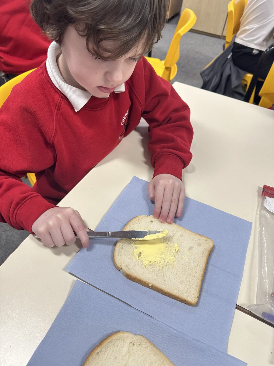 MissKhanCTS's tweet photo. Today we followed instructions to make our own jam sandwiches @CTS_Watford @headcherrytree https://t.co/Of2QrrgXyO