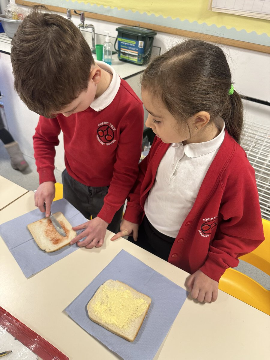 MissKhanCTS's tweet photo. Today we followed instructions to make our own jam sandwiches @CTS_Watford @headcherrytree https://t.co/Of2QrrgXyO