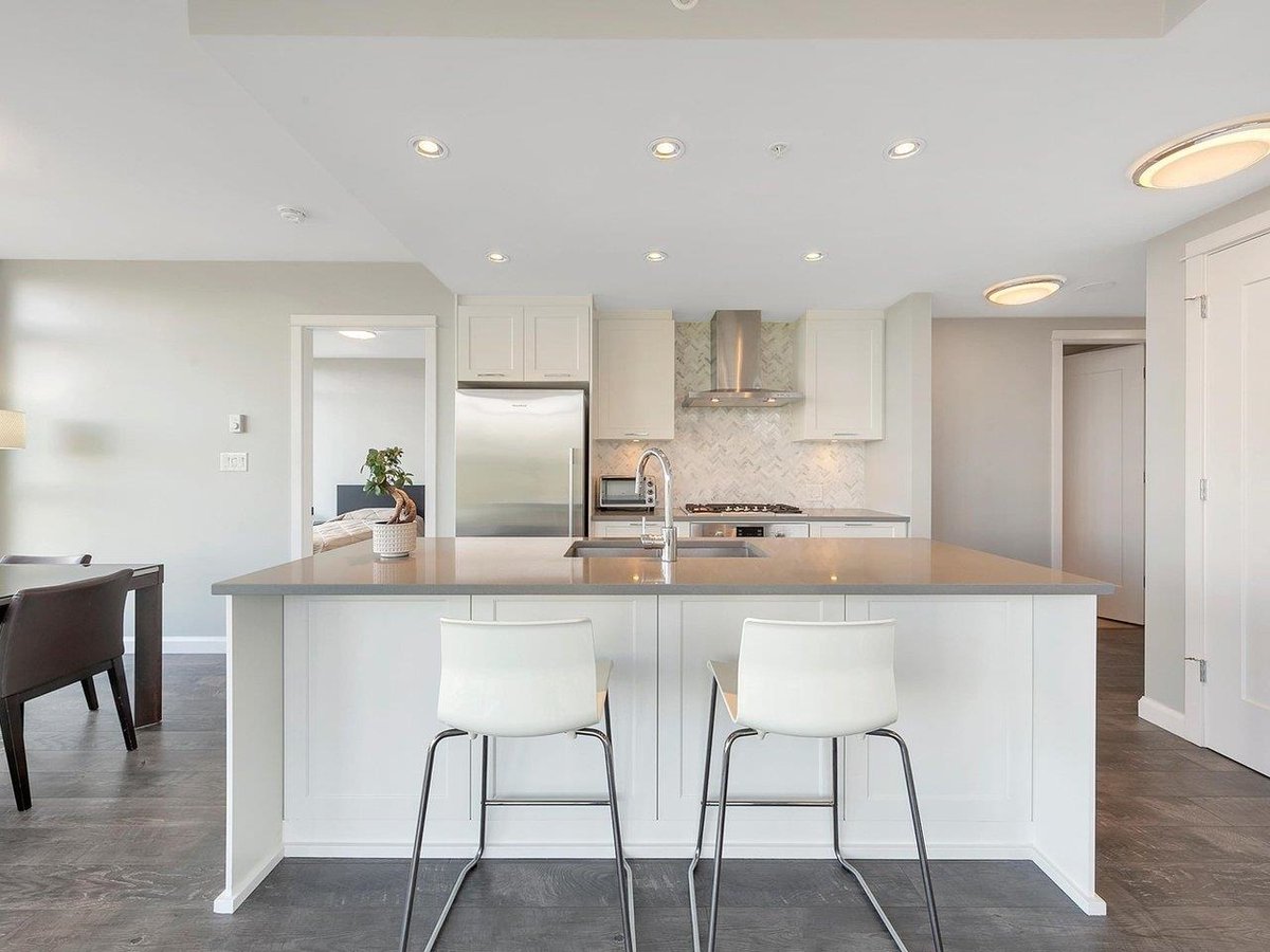 Crown-Beautiful concrete hi rise built by Beedie in desirable Burquitlam. Call today for your private viewing!⁠
⁠
⁠
2105 520 Como Lake avenue, Coquitlam | $779,000 | 2 bed, 2 bath | More info: westmar.ca/listing/?id=26…