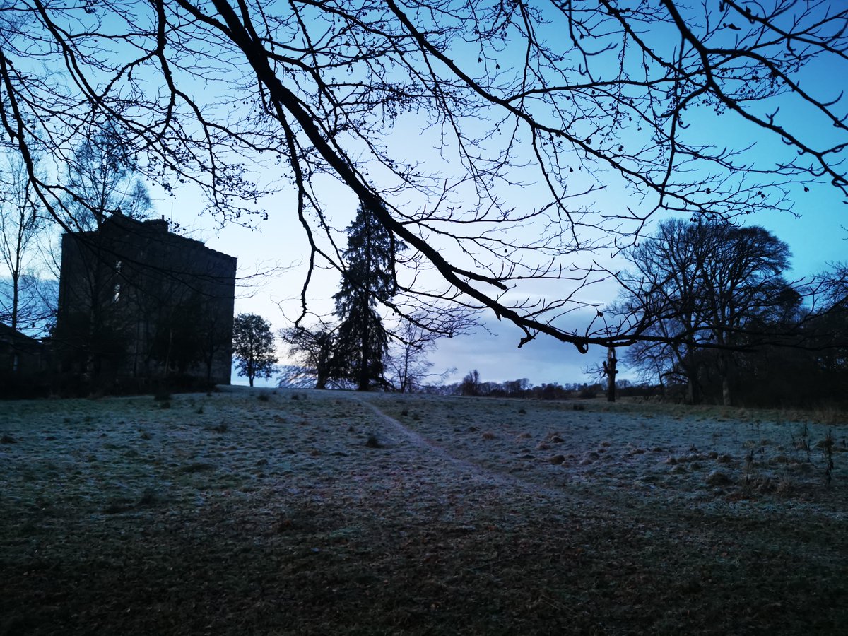 Closeburn Castle looking braw on a winter's evening... Discover our Secret History of #CloseburnCastle tour on: Friday 24th March at 7:30pm. Tickets from: ticketsource.co.uk/.../2023.../19… and @Midsteeple #LoveDandG #scotlandstartshere #TalesofScotland