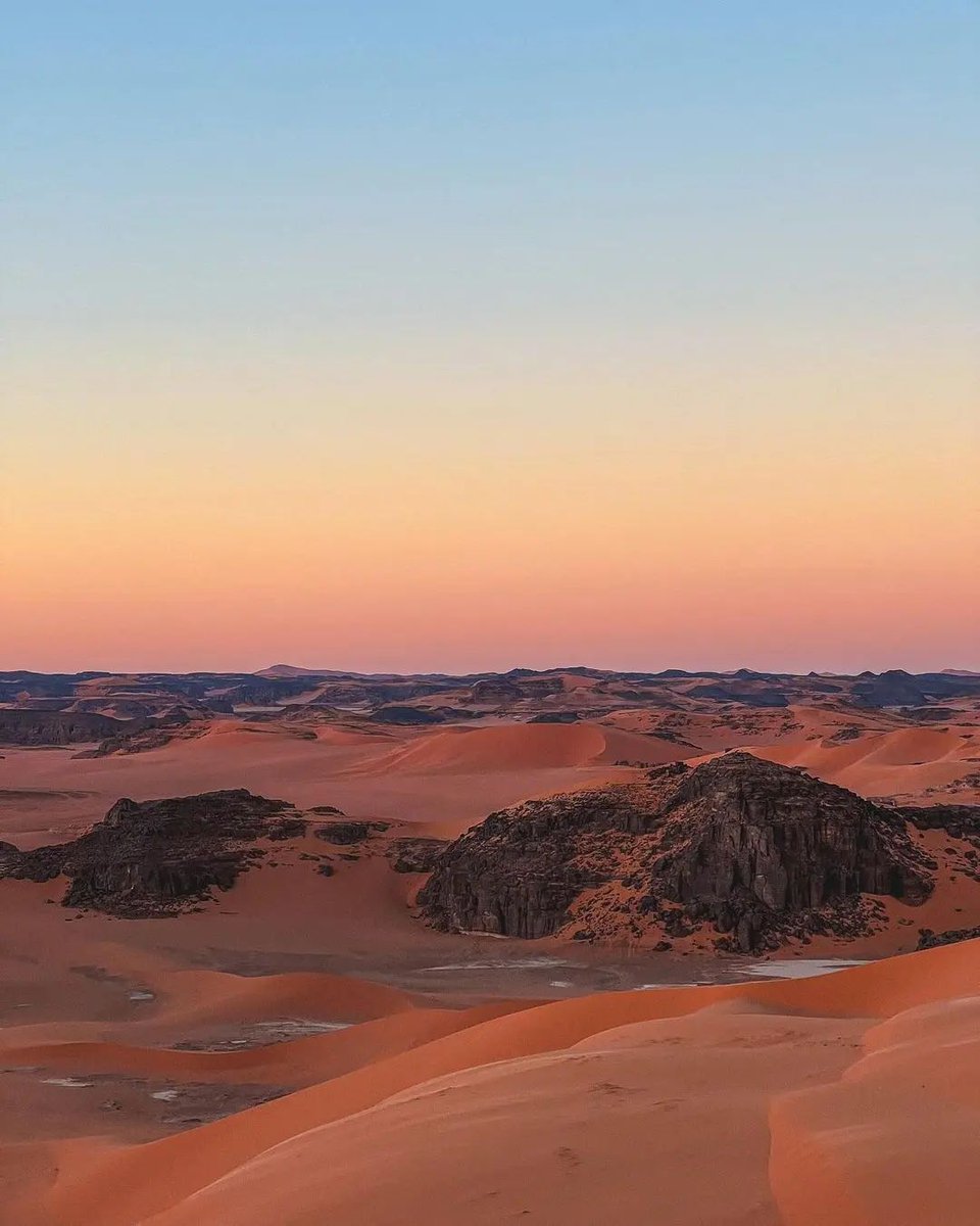 Discover_DZ's tweet photo. Djanet, Algeria. https://t.co/dgvJD0R2FP