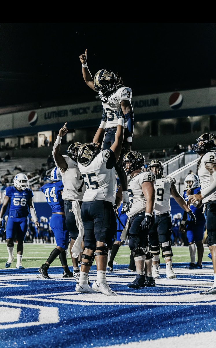 Myles3D's tweet photo. Wingate University I appreciate you💯🖤. Now it’a time God lead me on this journey 🙏🏾 https://t.co/FBvXAWWmko