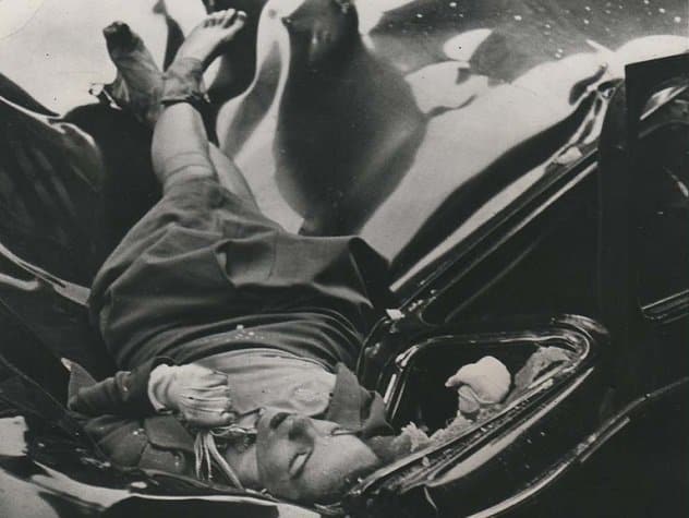RoydMalenga's tweet photo. My obsession with Evelyn McHale, James Dean, Omarya Sanchez and Marilyn Monroe is definitely unhealthy. There's just just something eerily serene about these 4. https://t.co/9BSeU0Z1gg