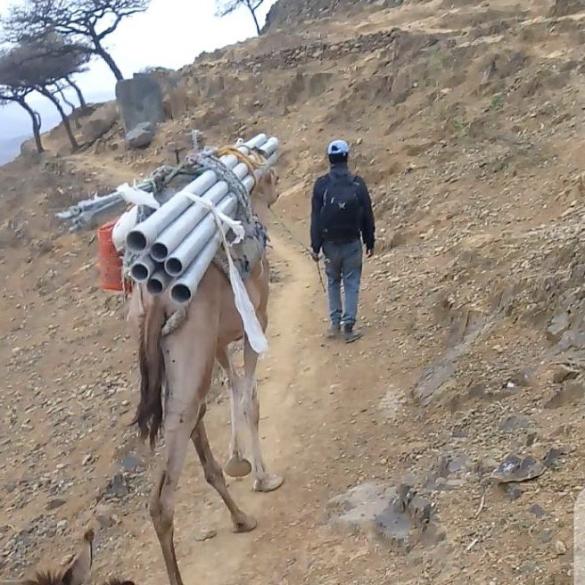 Nothing can stop our local partners — not even closed roads. In Ethiopia, the Wahis Mai team transported materials into communities by camel to keep clean water flowing during the conflict in Tigray.