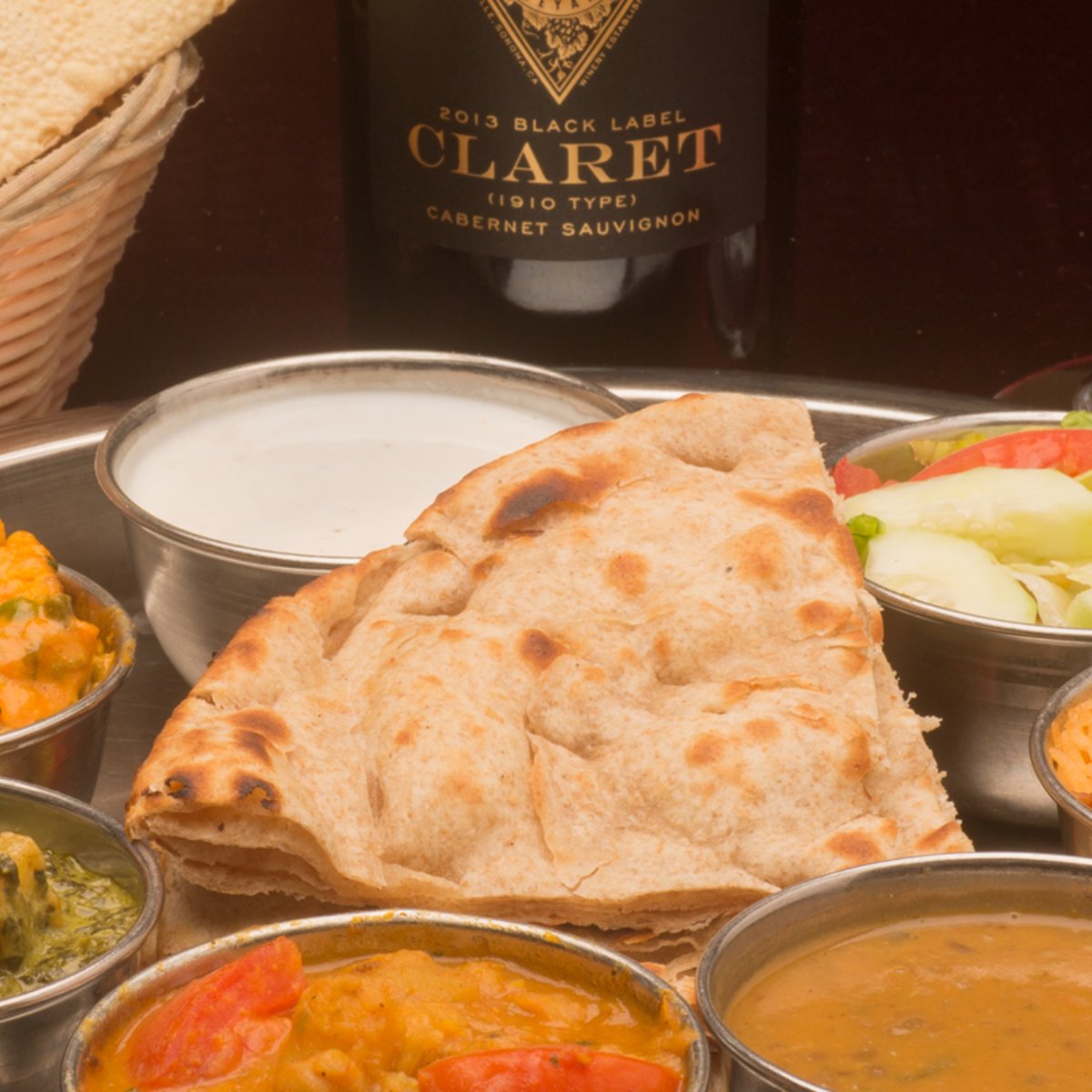 IndiasDenver's tweet photo. Warm, fluffy, and oh-so-delicious -- it's time to indulge in some of the best naan you'll ever taste. Whether you're a fan of plain, garlic, or paneer stuffed, we have naan for every palette. #IndiasRestaurantDenver https://t.co/ELx5OxcdP3