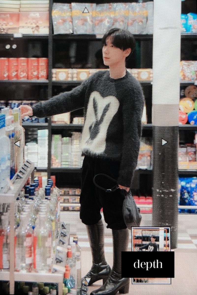 juistheju's tweet image. โอ้ย สร้างตำนานขาสวยกับรองเท้าบูตส้นสูงทั้งขาไปและกลับเลยหรอ นั่นแน่ ตัวพ่อจะง้อเพื่อของจริง