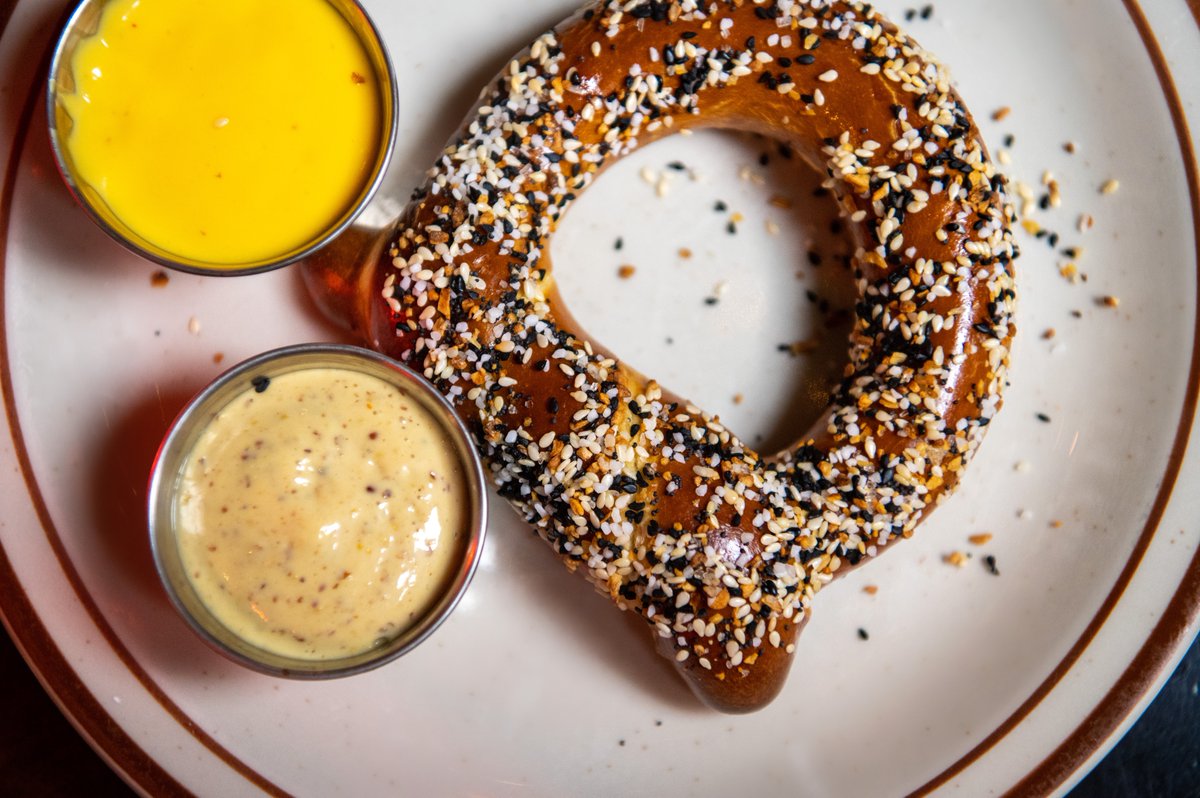Late night cravings have entered the chat 💬 Everything 🥨 you need &amp; more available Sunday-Wednesday 9pm-1am #LansdownePub