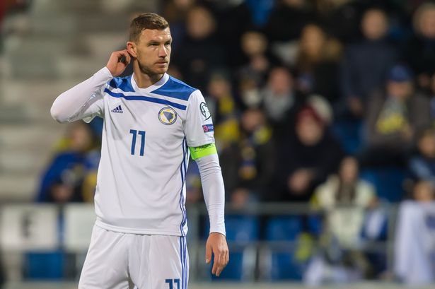 passport_soccer's tweet photo. 🇧🇦 | Edin Džeko continues to produce at the highest level. One of the best strikers of his generation.

Džeko will look to captain Bosnia-Herzegovina to their first European championship appearance next year.

Numbers for Bosnia-Herzegovina:

Caps 🇧🇦: 126
Goals ⚽️: 64

💎 https://t.co/YzWp9AVhJI