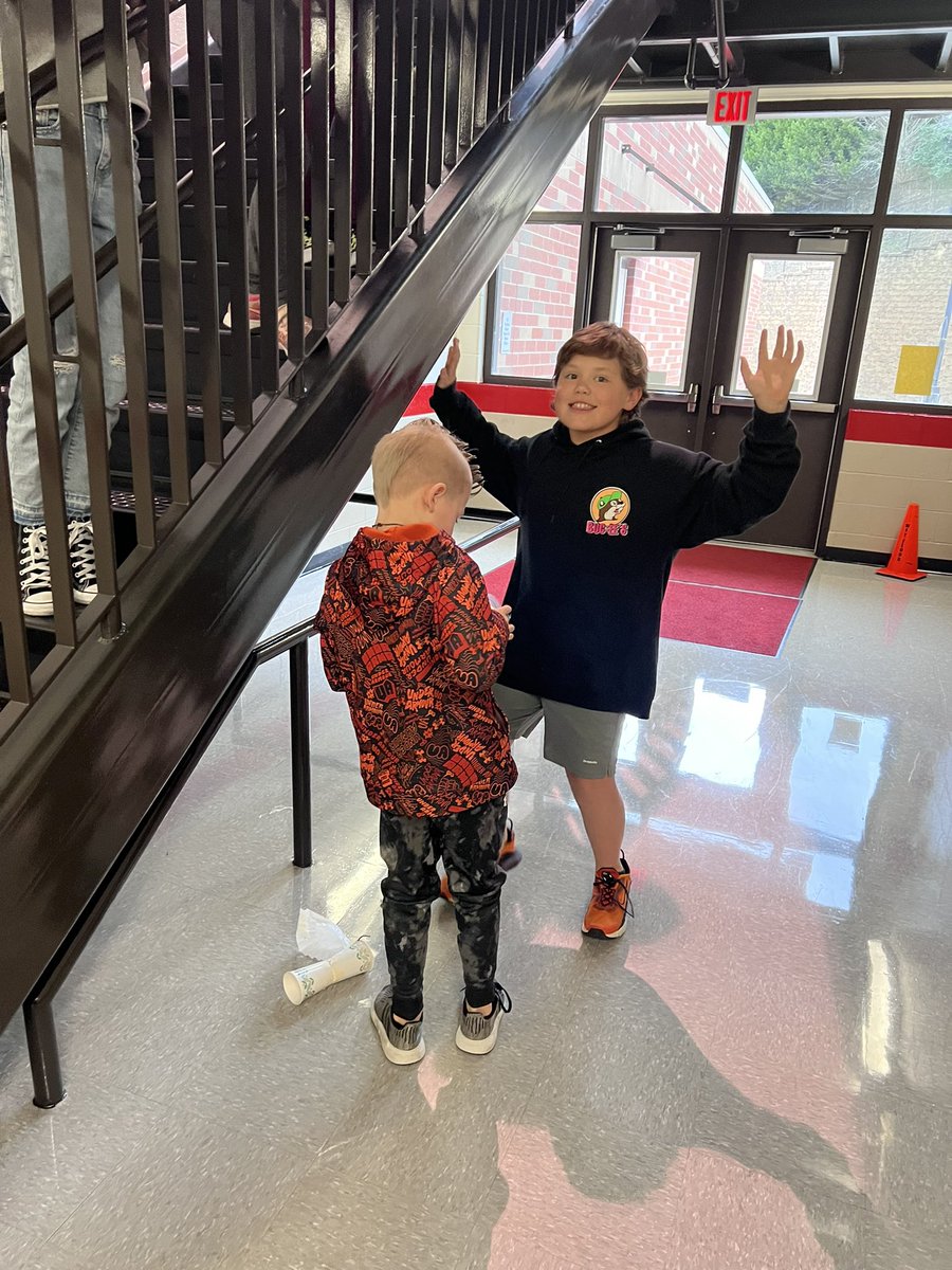 Lisa Williams tweet media