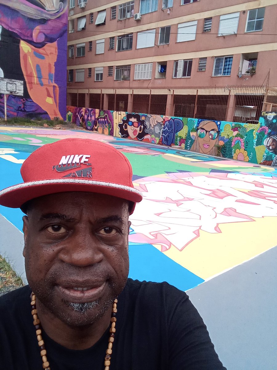 djnezzo's tweet photo. Aquela conexão importante no Museu do Hip-Hop!!! Rendeu!! https://t.co/rKfDfDuPXr