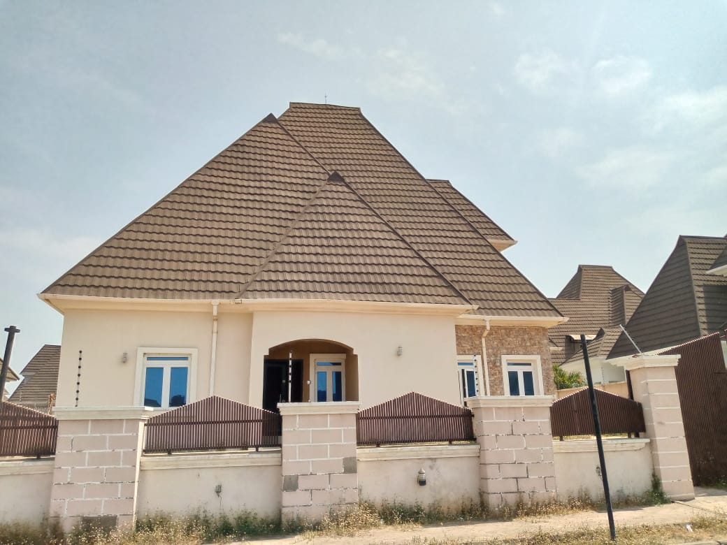 PropertiesJadel's tweet photo. 5 Bedroom penthouse.
Two rooms up, three rooms down.
With BQ.
Price:-70 Million
Land size:- 650sqm.
#investor #realestate #nigeria #lagos #abujabusiness #abujaconnect #abujaproperties #abujapropertiesforsale #abujaapartments #NationalAssembly #realtor #nnpc #abujalands #davidooff https://t.co/tM779kBSiU